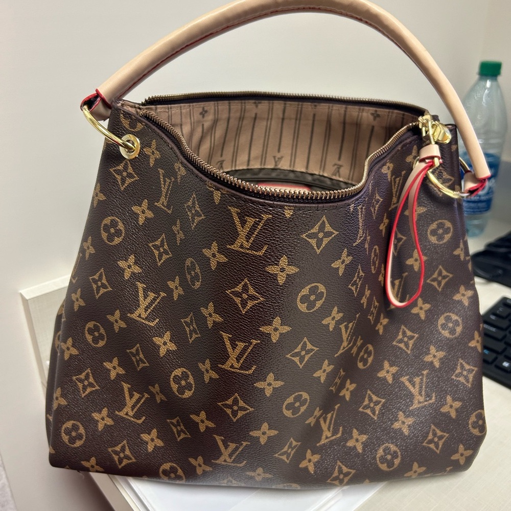 L V handbag EUC